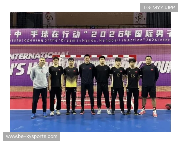 俱乐部举办青少年守门员培训营提升专项力量